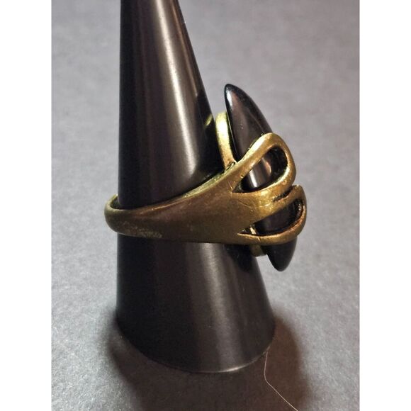 **Last Chance!! Final Sale** Vintage gold tone oval onyx ring size 8 - Picture 8 of 10